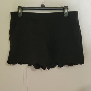 Black shorts with Scalloped bottom